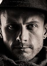 Роман Глова